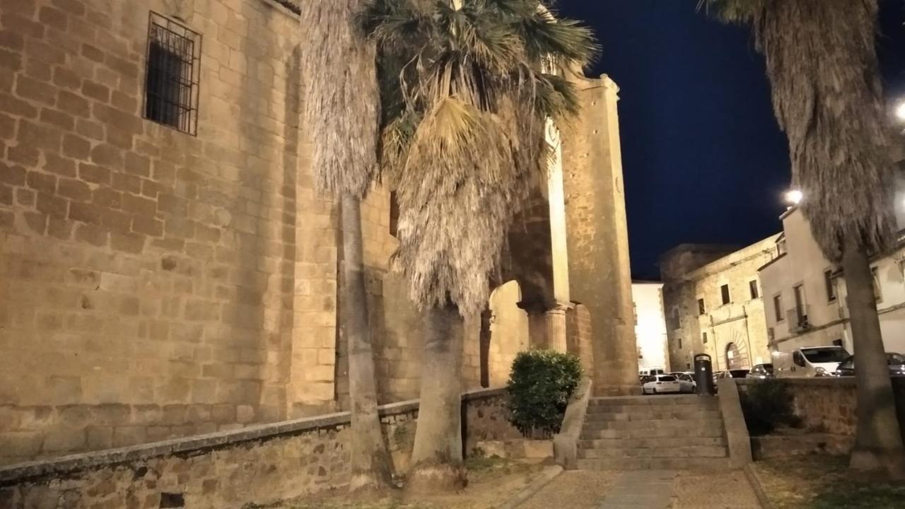 Naturalia: La Casita Con Patio Касерес Екстер'єр фото